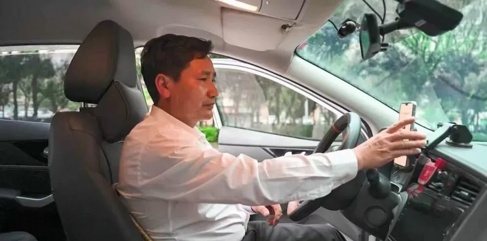 十年一路，赣州网约车司机罗理晖凭什么跑成全国劳模？